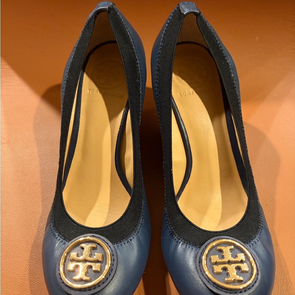 Tory Burch Navy and Black Leather Heels